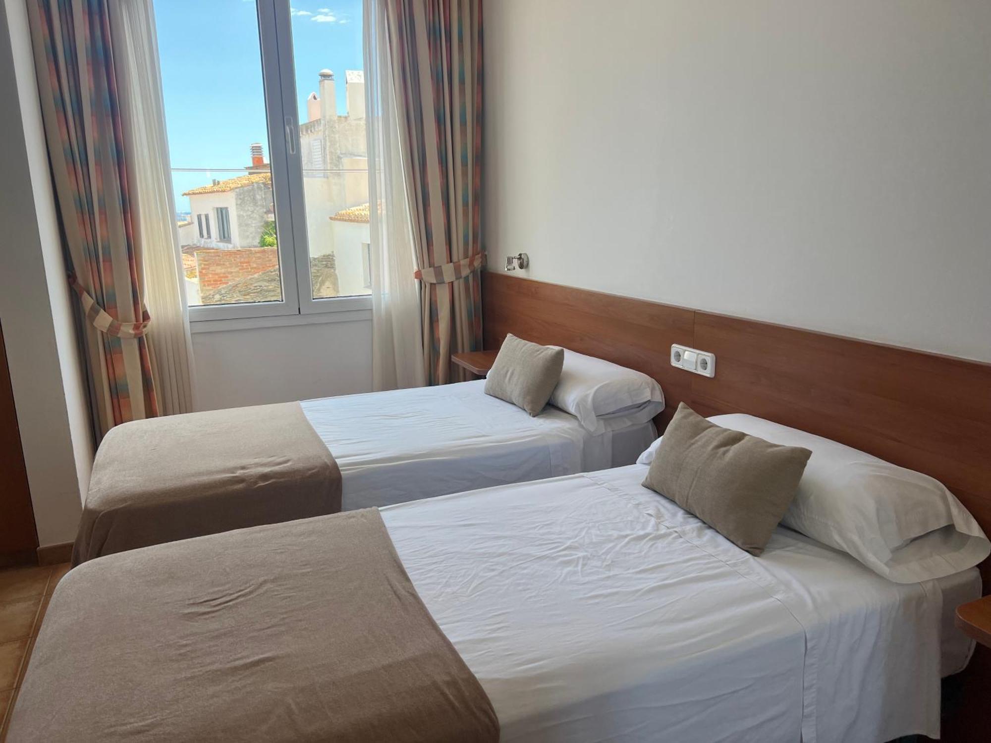 Vehi Hotel Cadaques Bagian luar foto