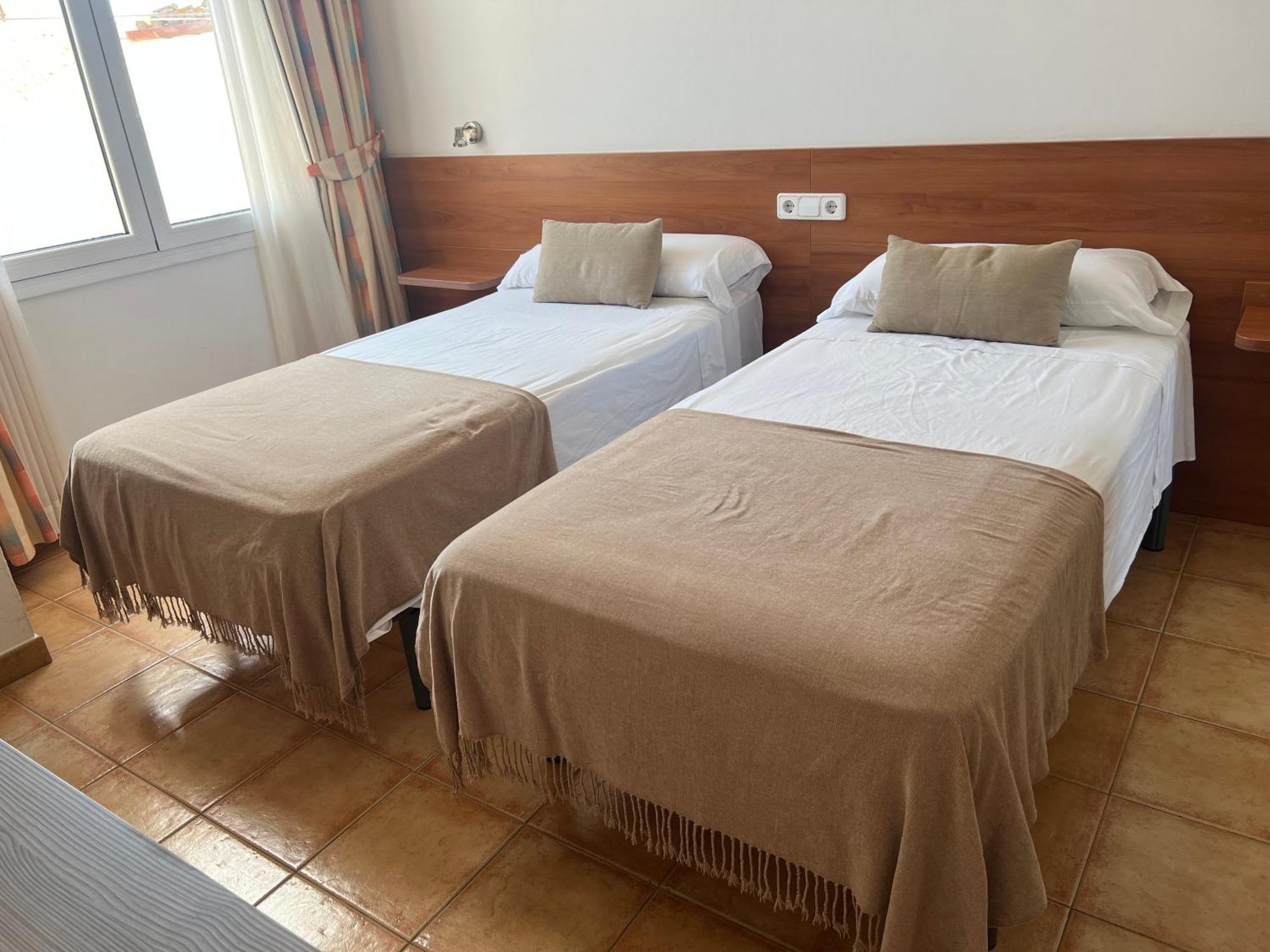 Vehi Hotel Cadaques Bagian luar foto