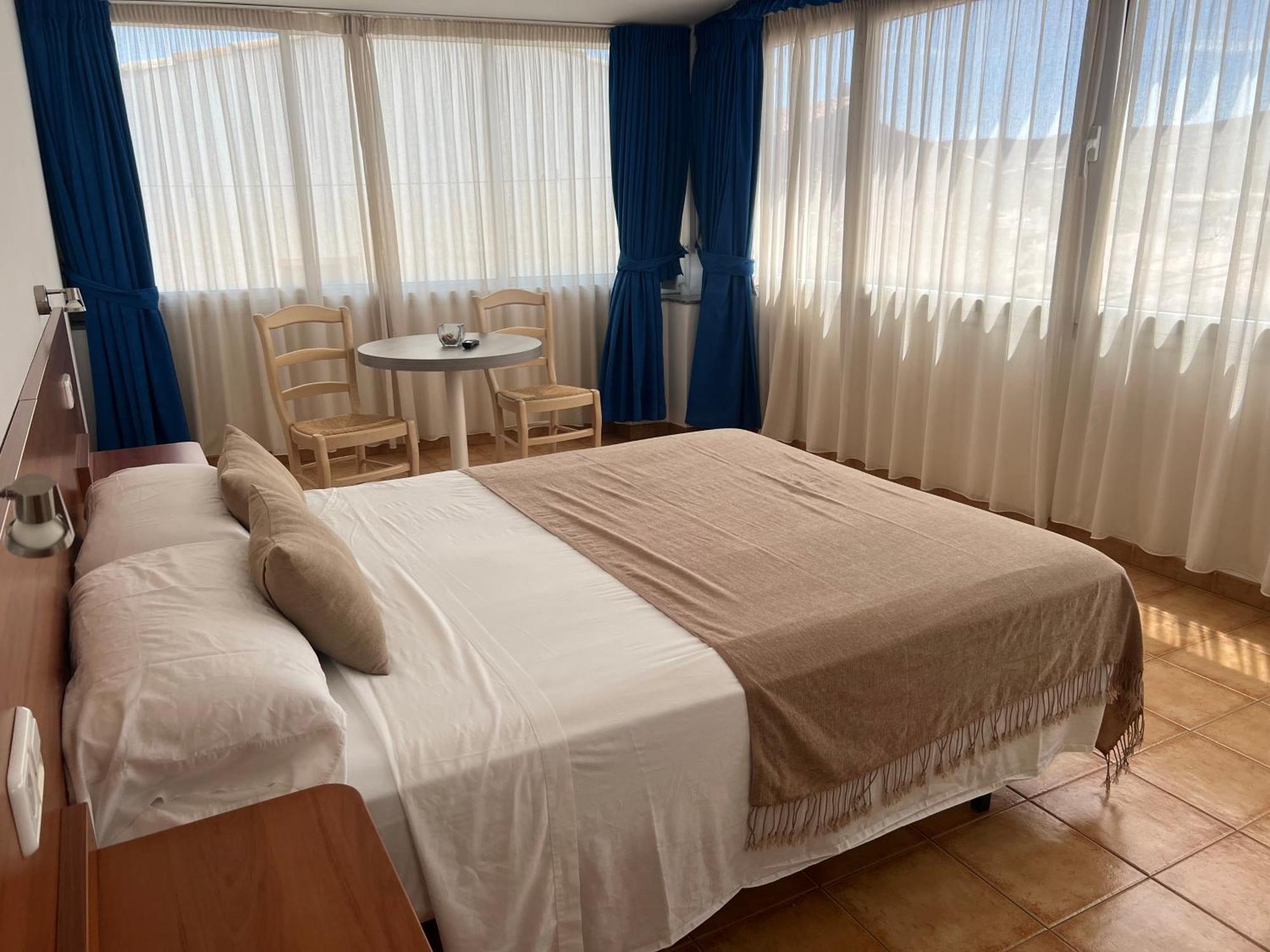 Vehi Hotel Cadaques Bagian luar foto
